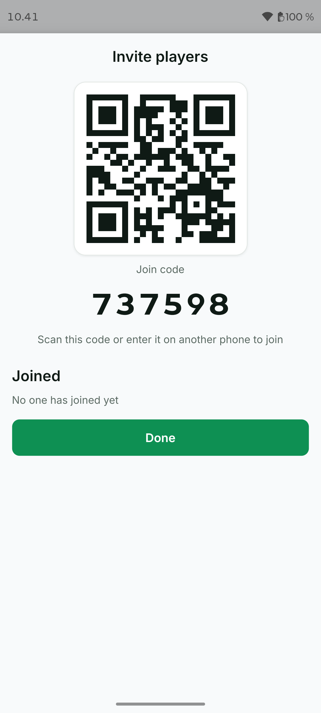 The invite sheet of a live game: a QR code, a 6-character join code and the list of players who joined